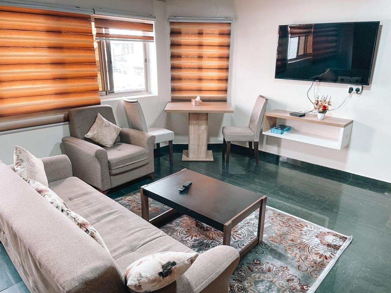 Sky Suites East Legon อักกรา ภายนอก รูปภาพ